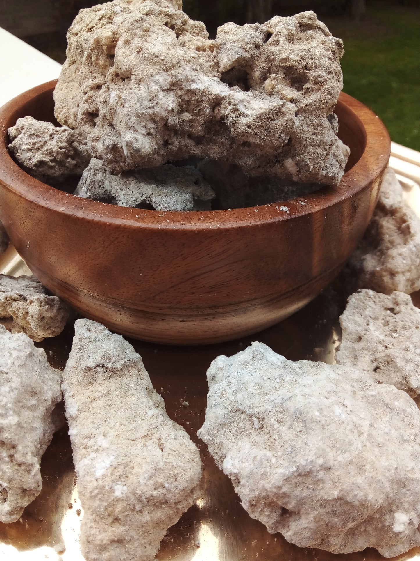 KANWA OU ARGILE MONTMORILLONITE DE CALCIUM communément appelé Sel Gemme ou potash