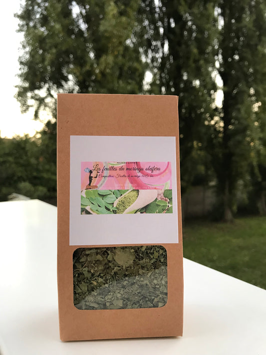 Feuilles de Moringa encore appelé Moringa, Moringue, Mouringue, Néverdier